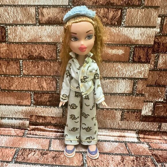 MGA Entertainment  vintage Bratz Cloe doll - Picture 9 of 9